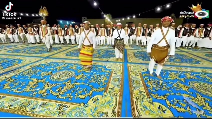 @ڤرقة آخوإن عـآيٌـل🤍🌼.