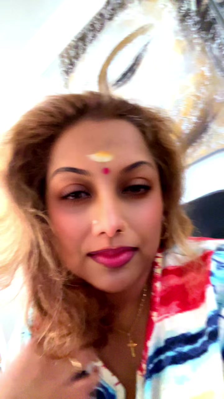@Shobananava🇨🇦🇱🇰🇸🇬🇳🇬