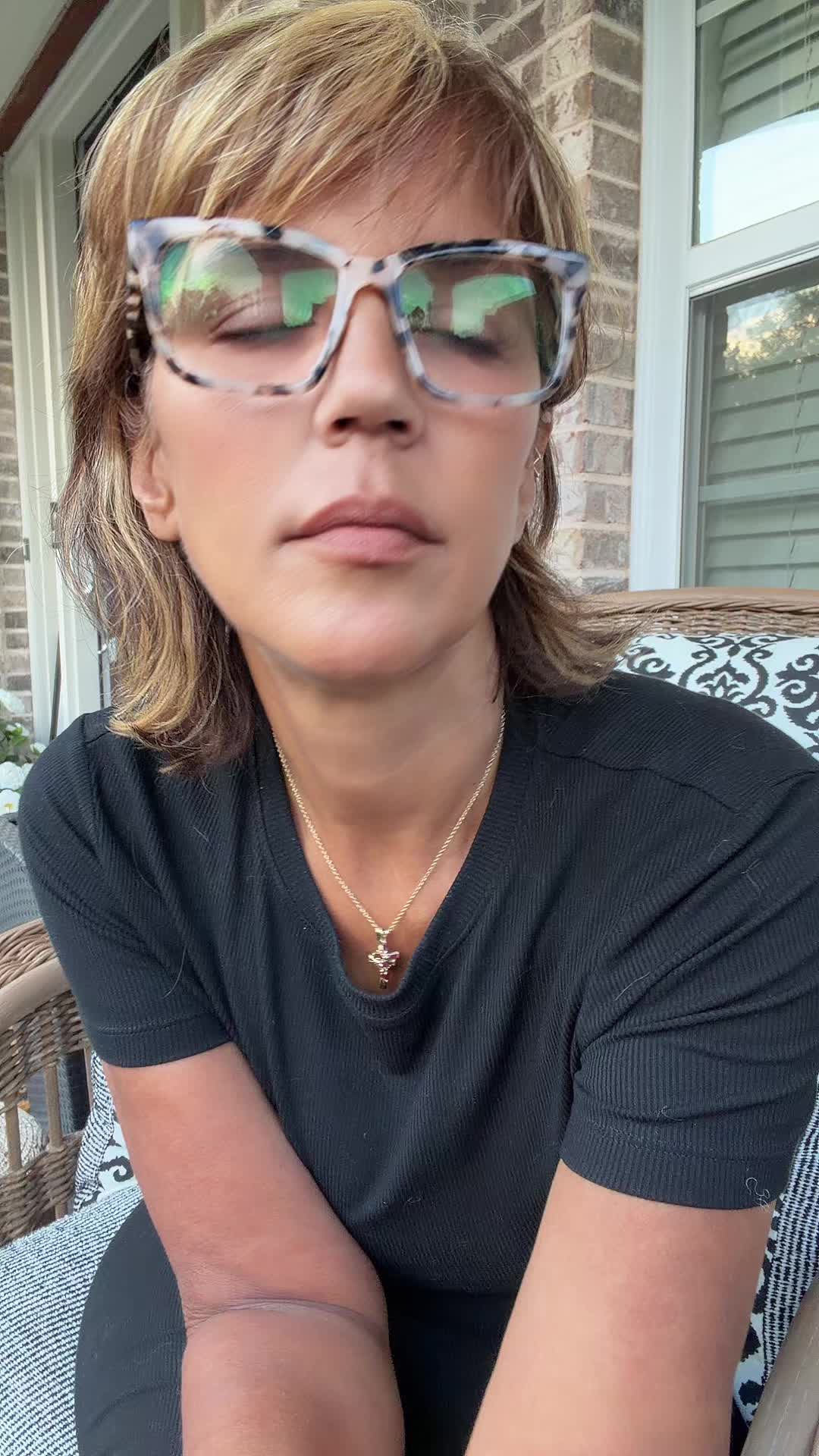 @Demi