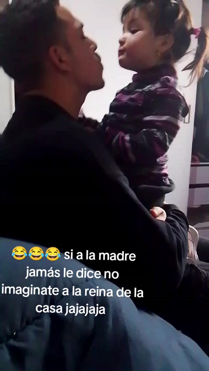@lauraazar