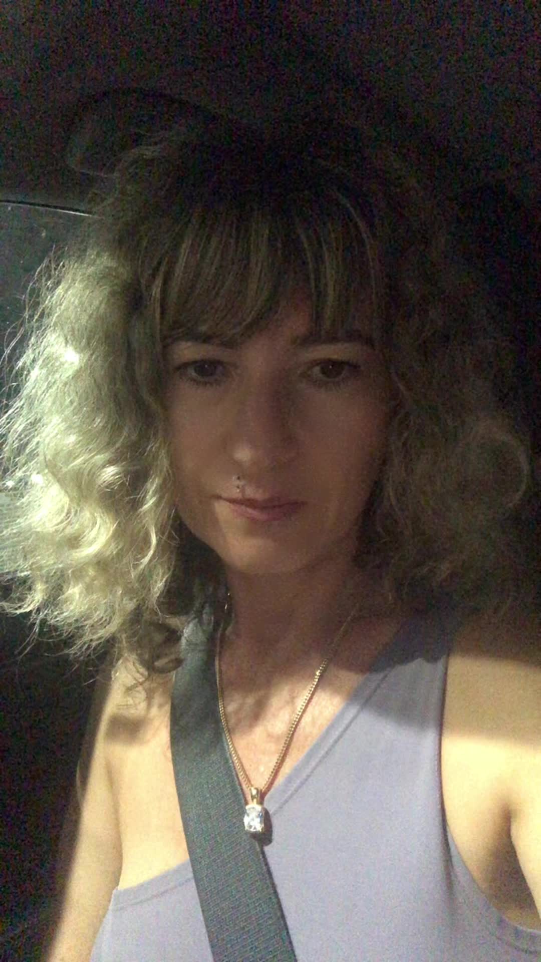 @Bella