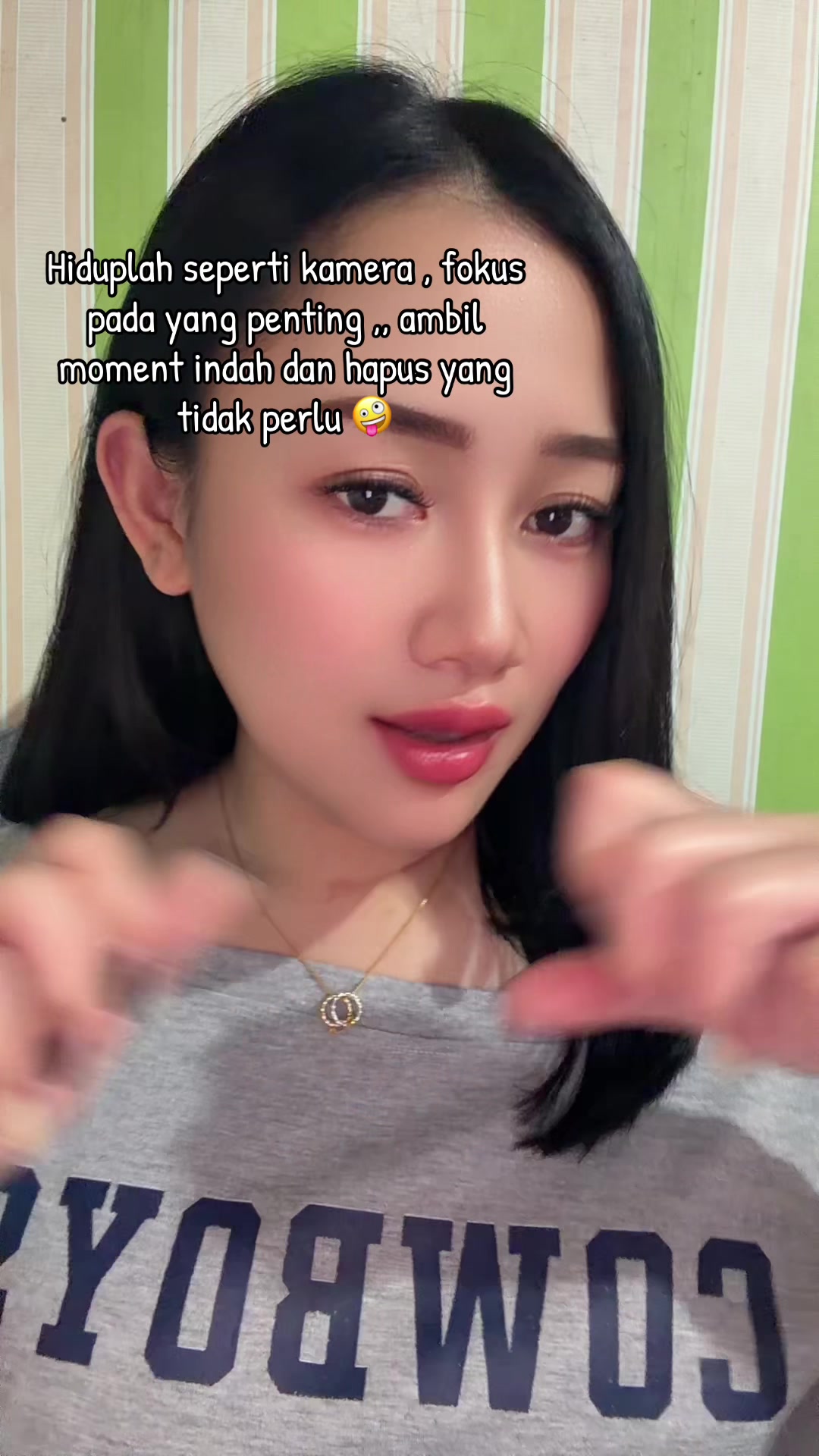 @Momy Via 🦂