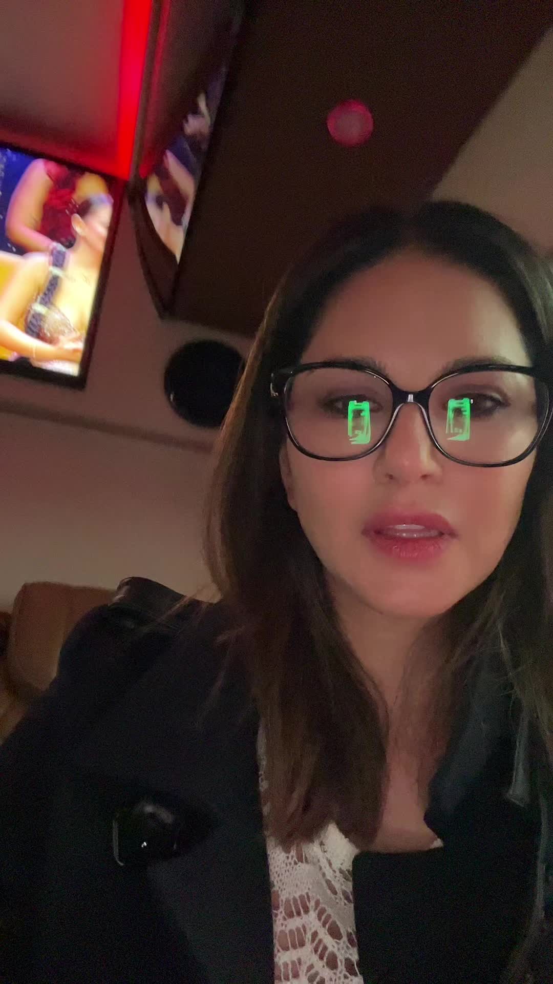 @Sunny Leone