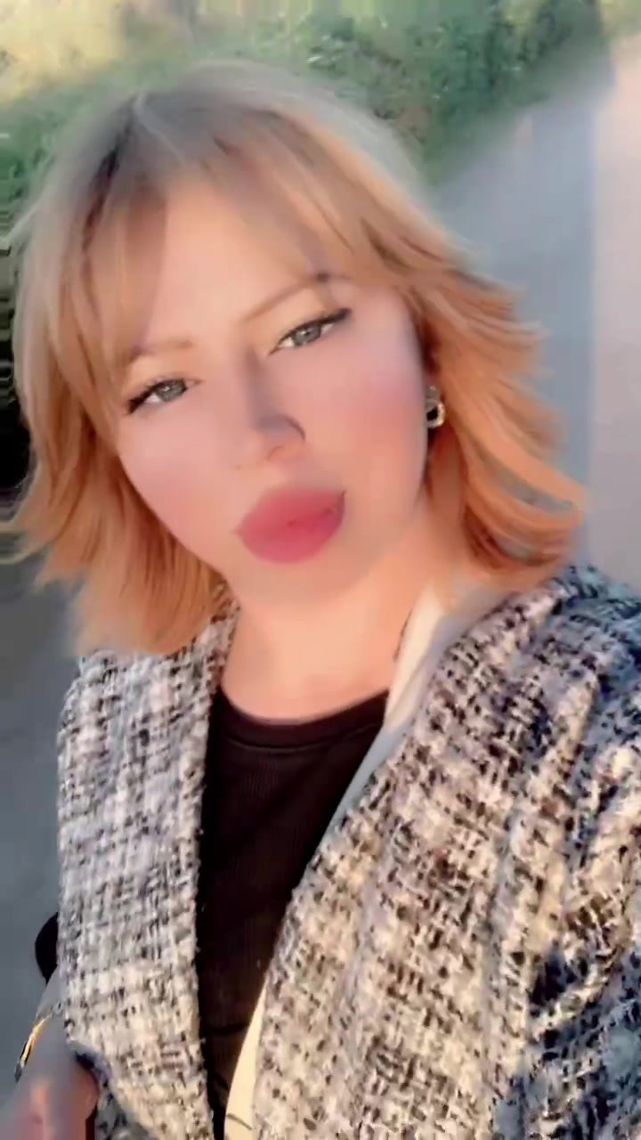 @Mounia 48