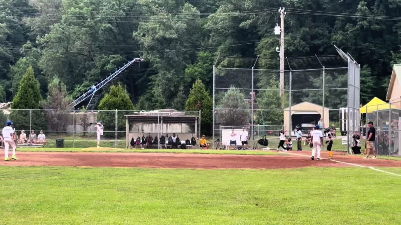@𝓖𝓡𝓐𝓨𝓨✝️⚾️🏈🏀
