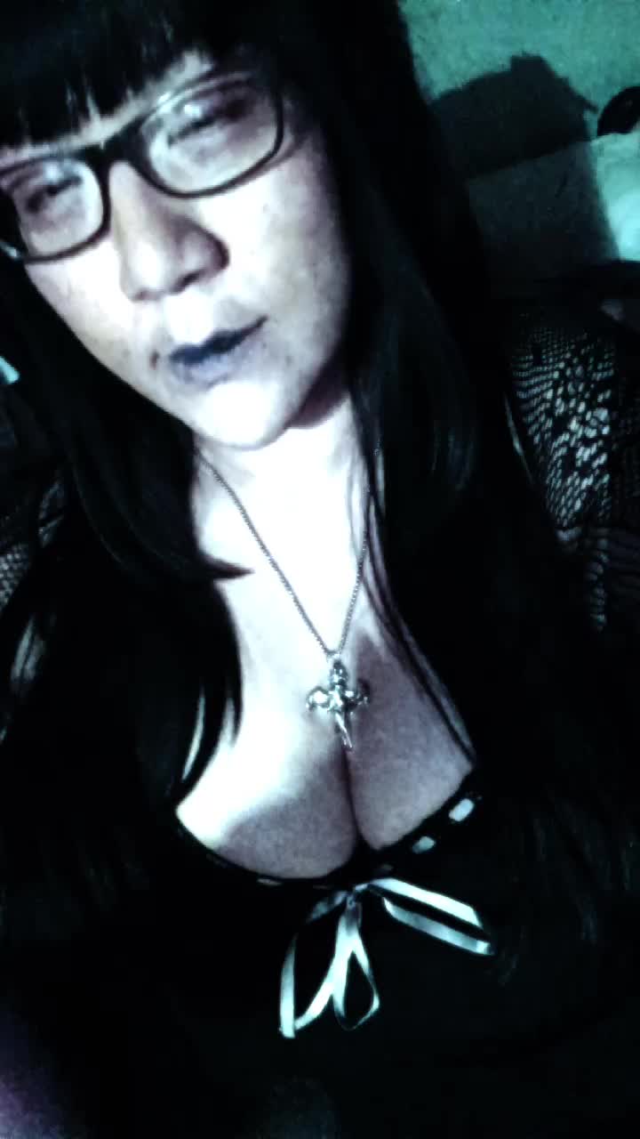 @hopelessrhia