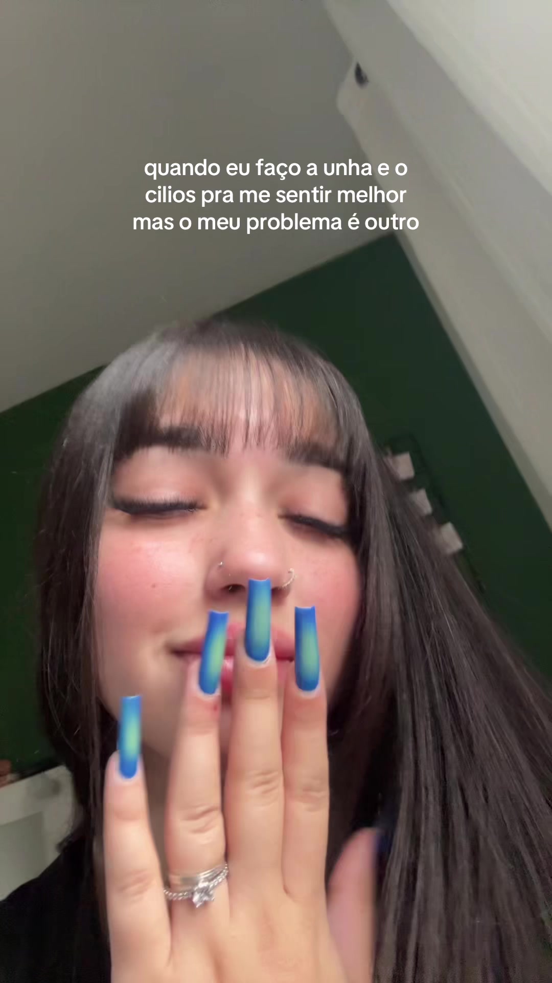 @Ellaa