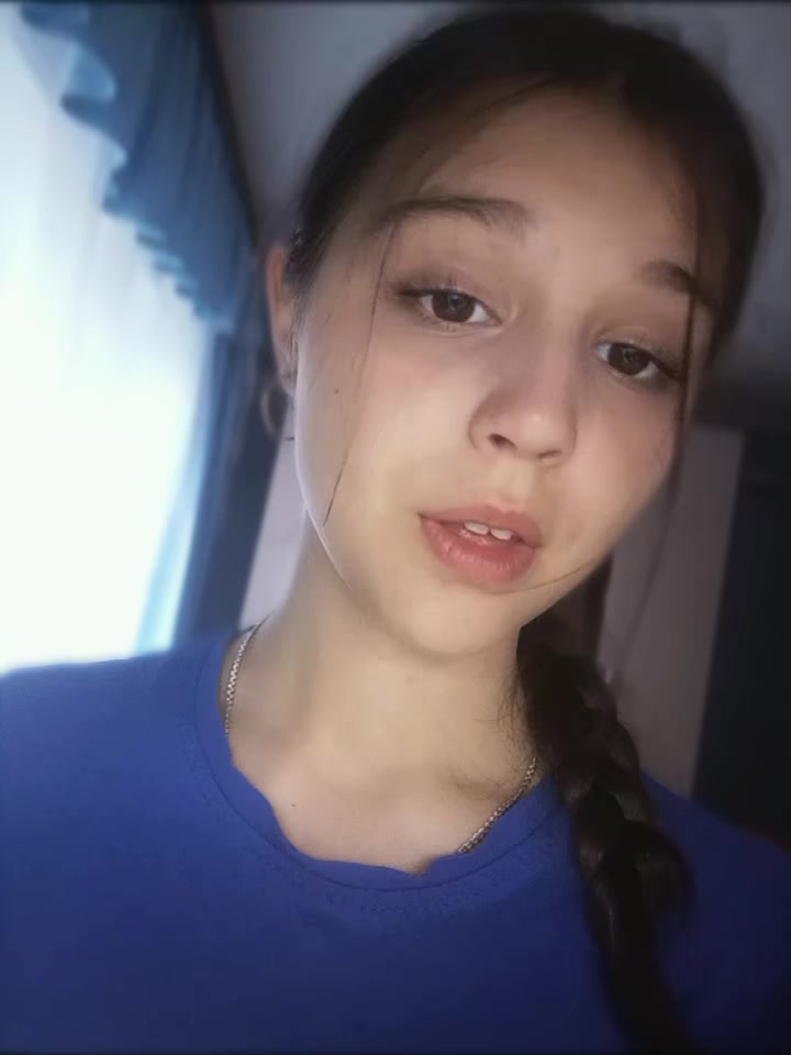 @)