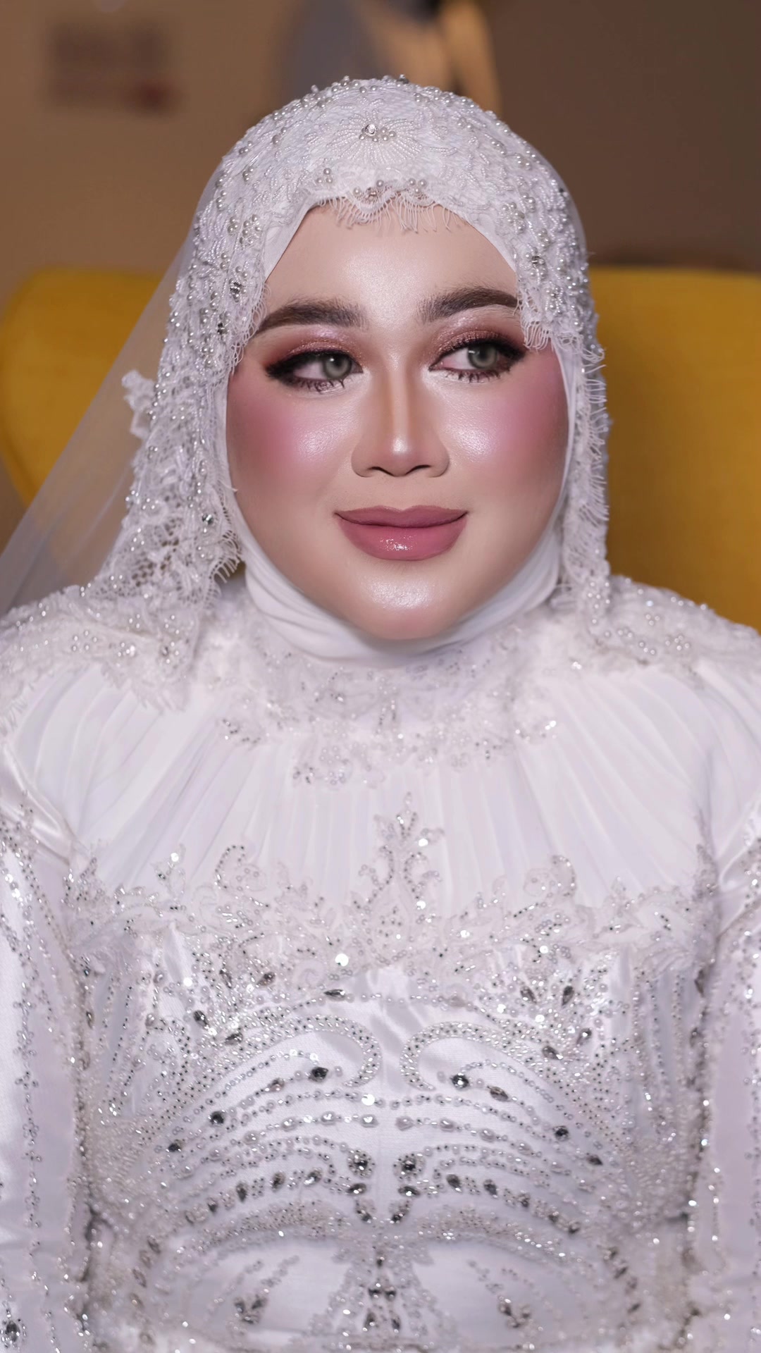 @applebusana