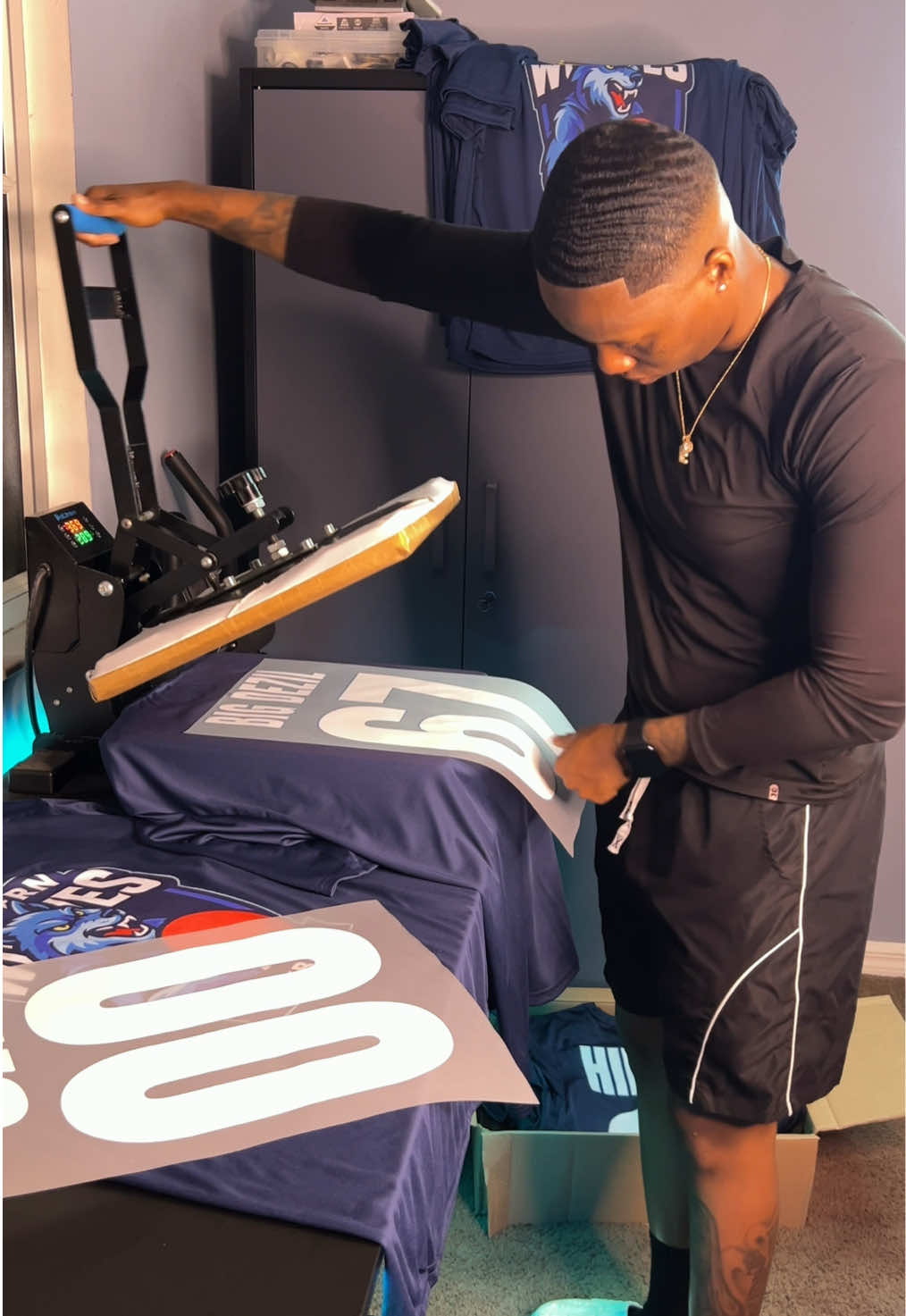 @ESOM CLOTHING