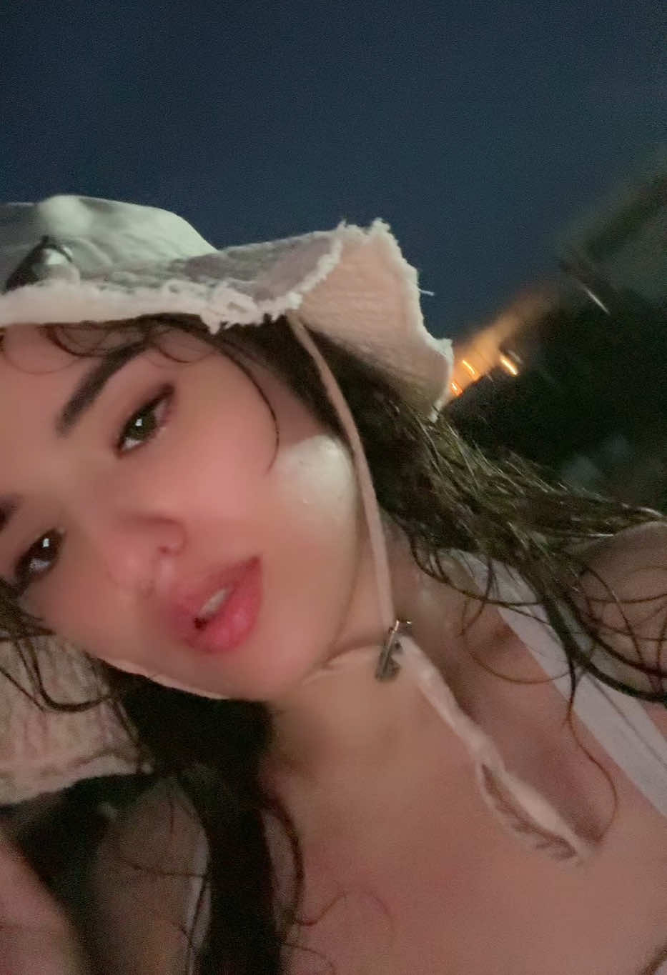 @&Eacute;ly🦂
