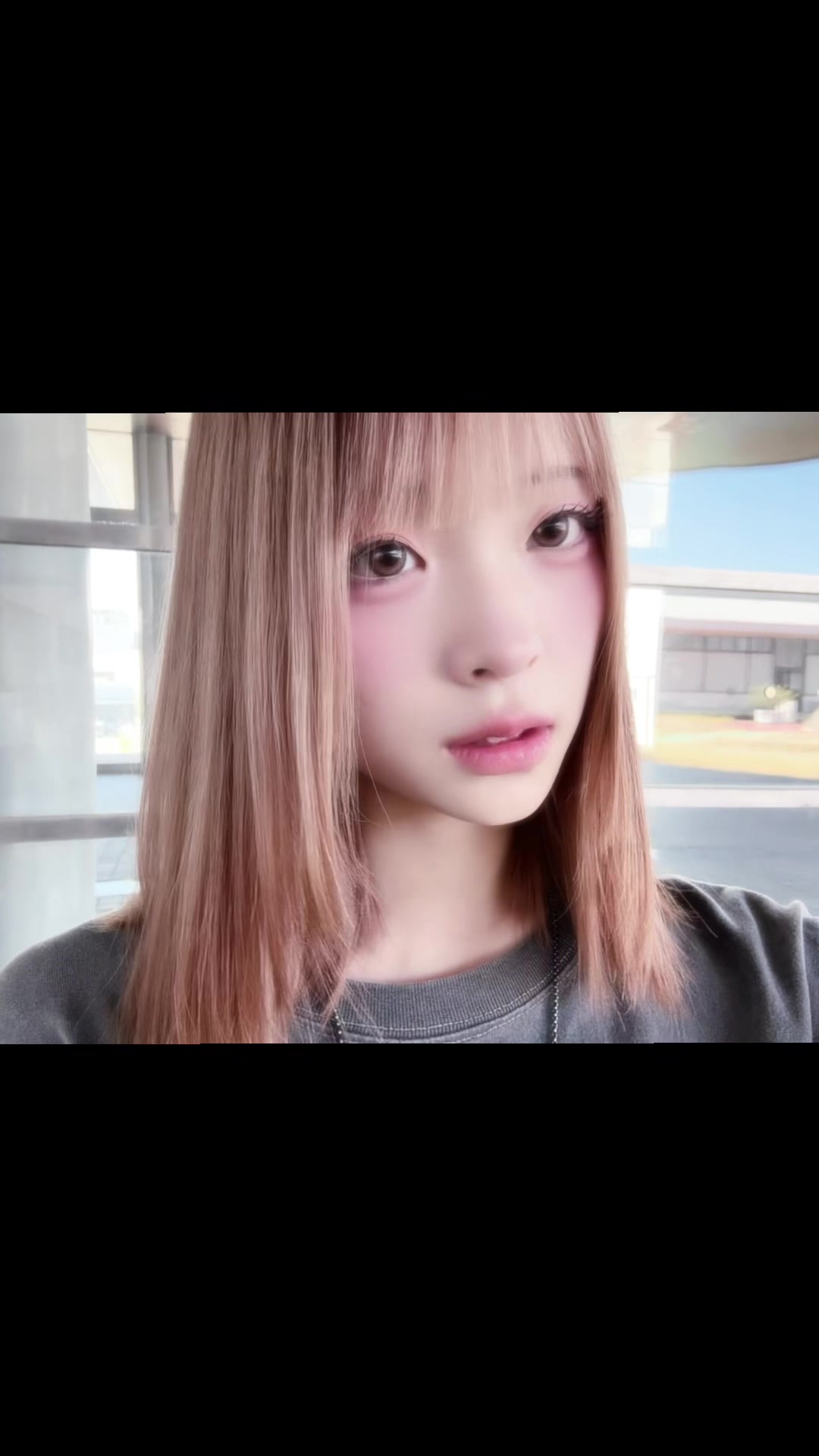 @リ