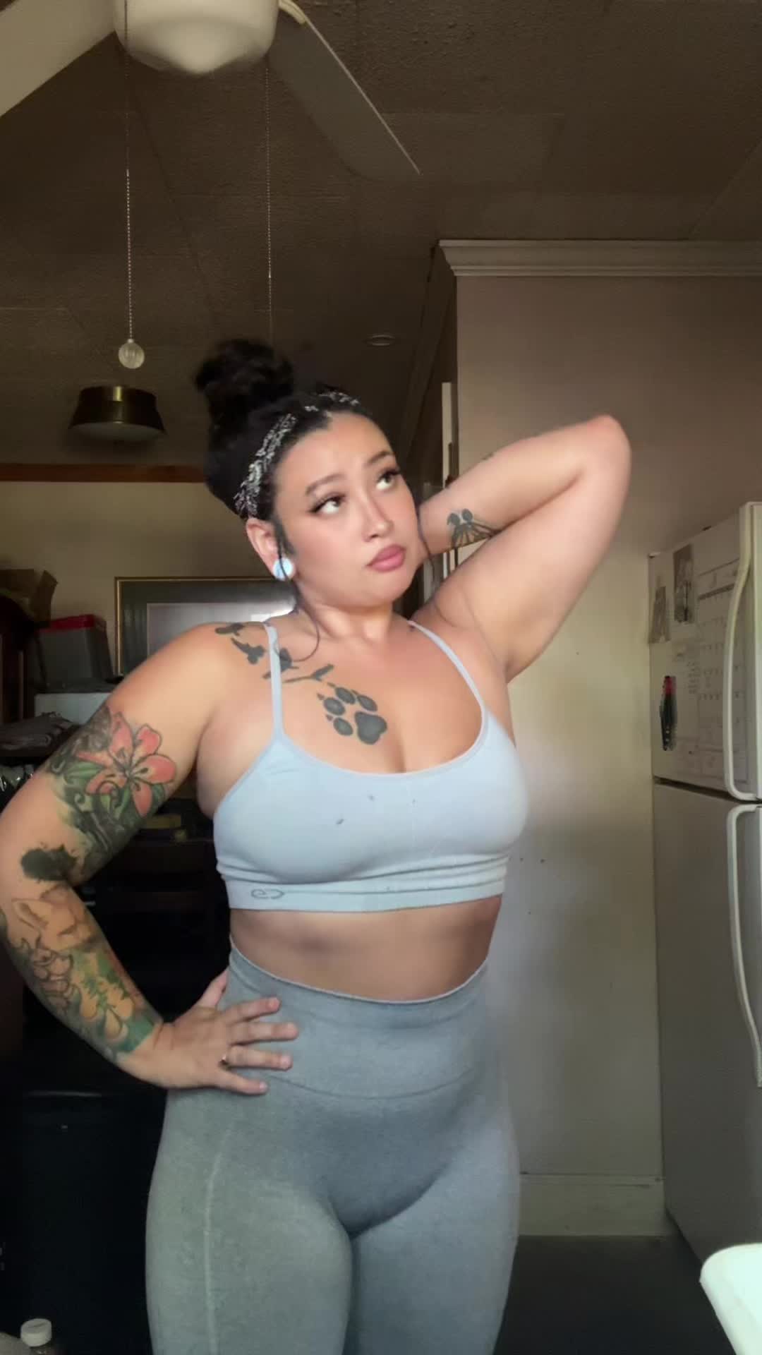 @🖤