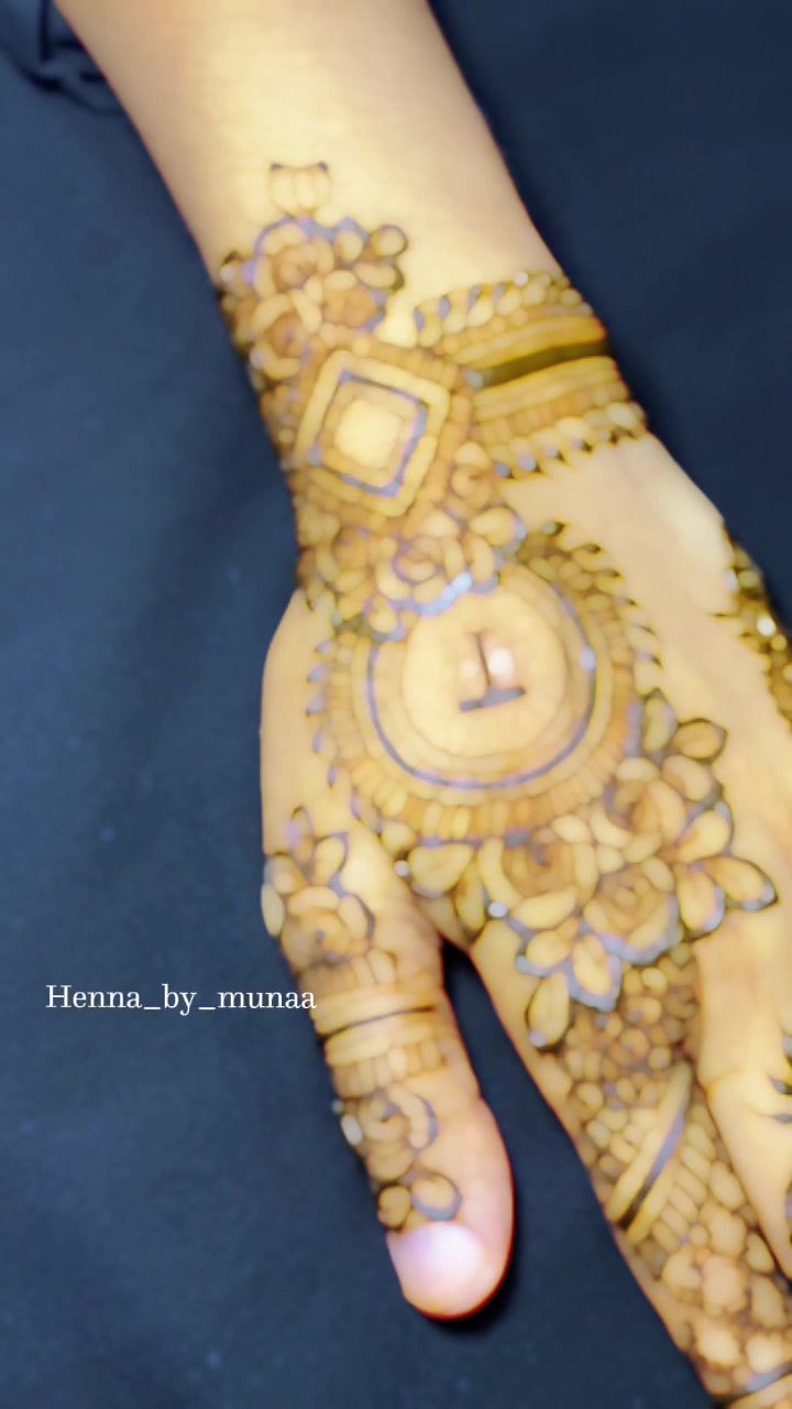 @Henna_by_munaa