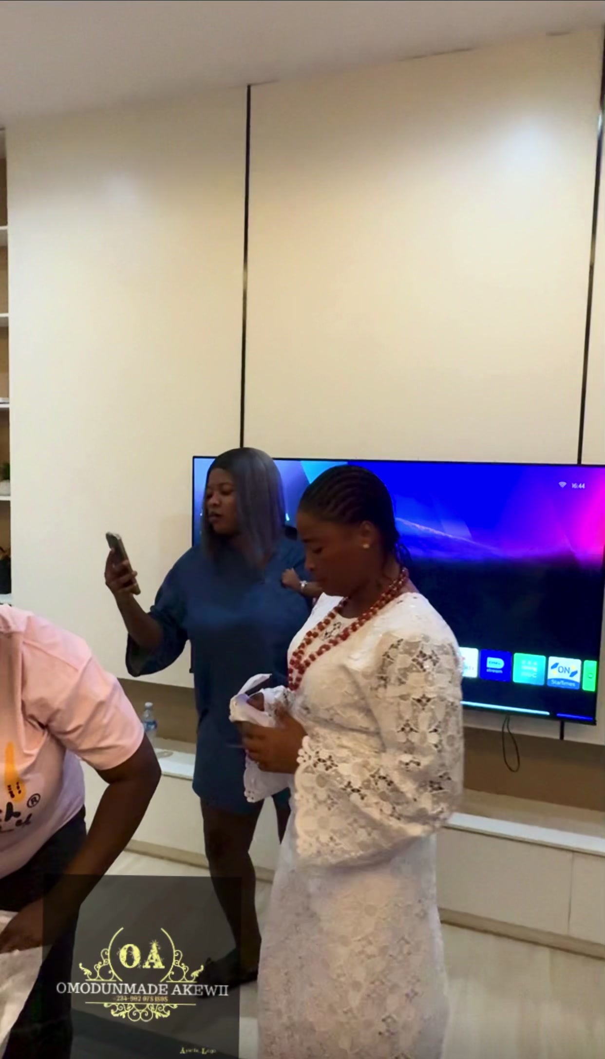 @OMODUNMADE AK&Eacute;W&Igrave;