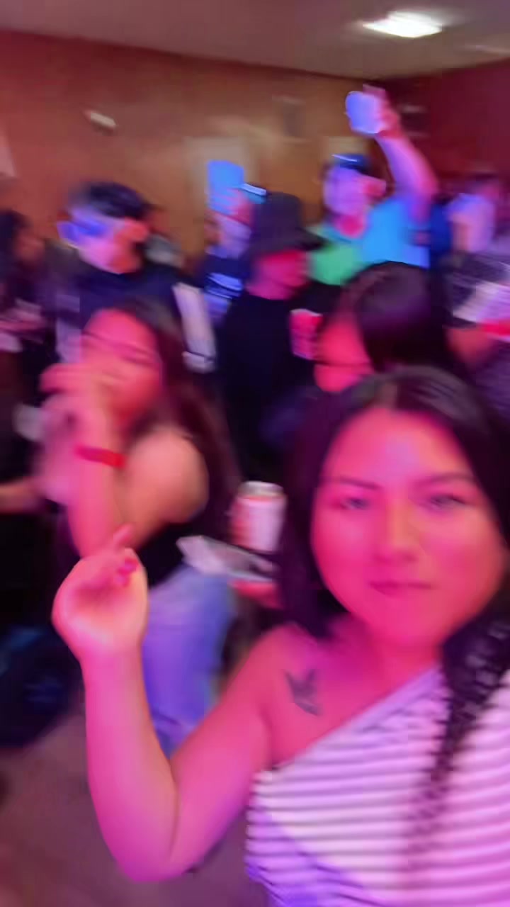 @SHEY🦋FROZEN🖤💖🍿🧿