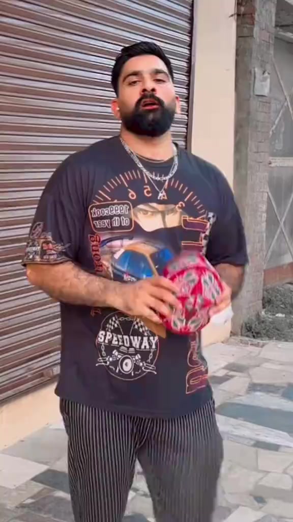 @Husnii_bawa1991