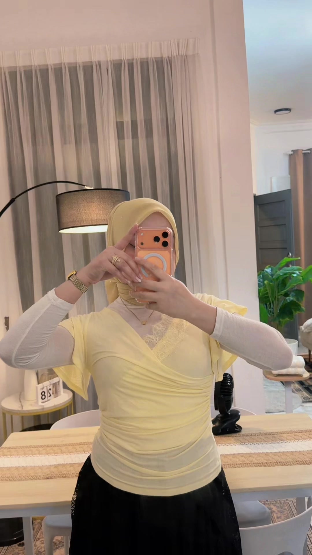 @lailasabella30