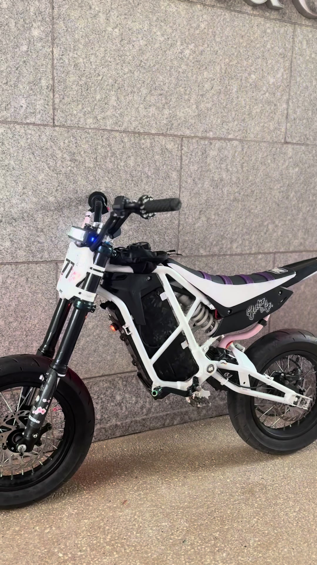 @wht_ebox