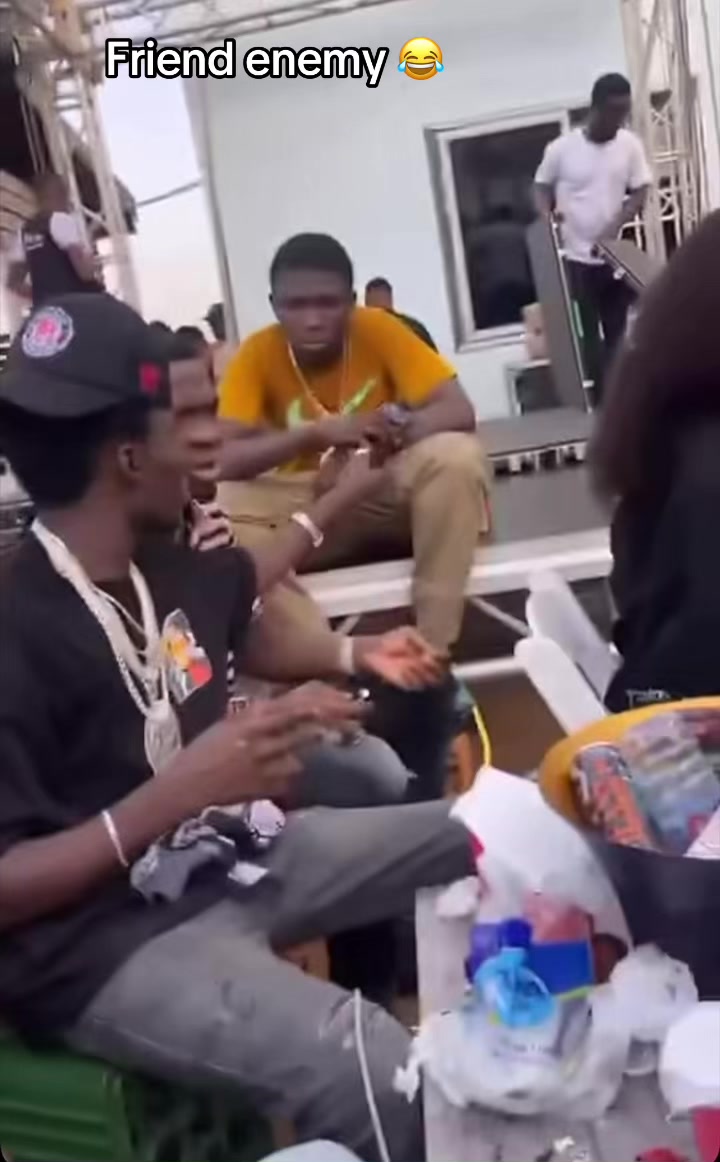 @BAAMUJI CEO 🤴🎭❤️