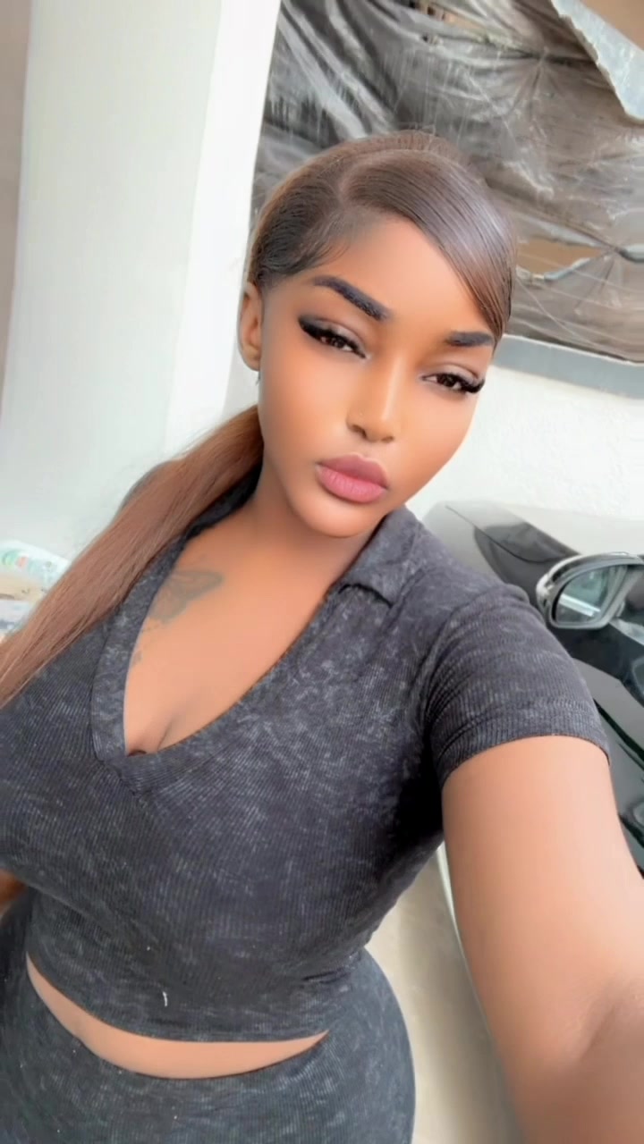 @Nikiminaj_africa