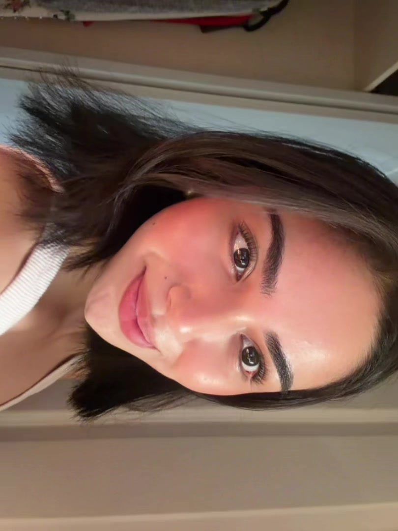 @Laursaur🦖