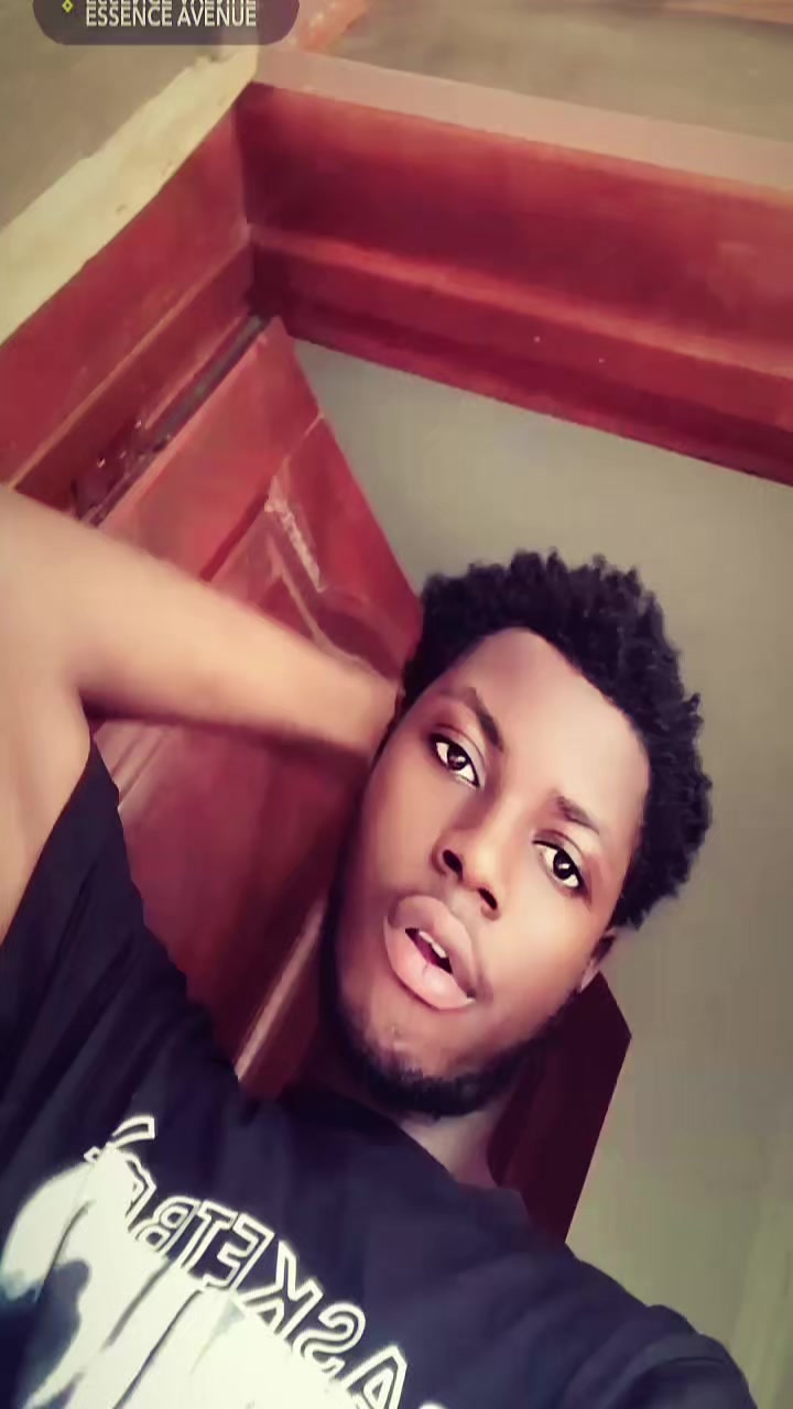 @U•G•L•Y 💔🚶♂️