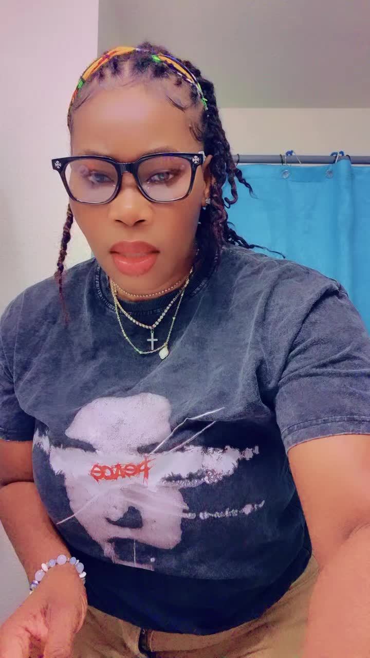 @mother of 8/ queen Nikki