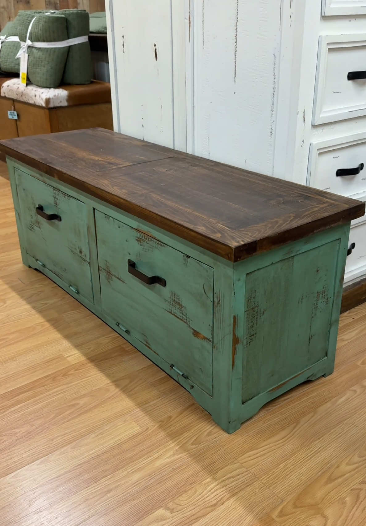 @RusticFurnitureDepot