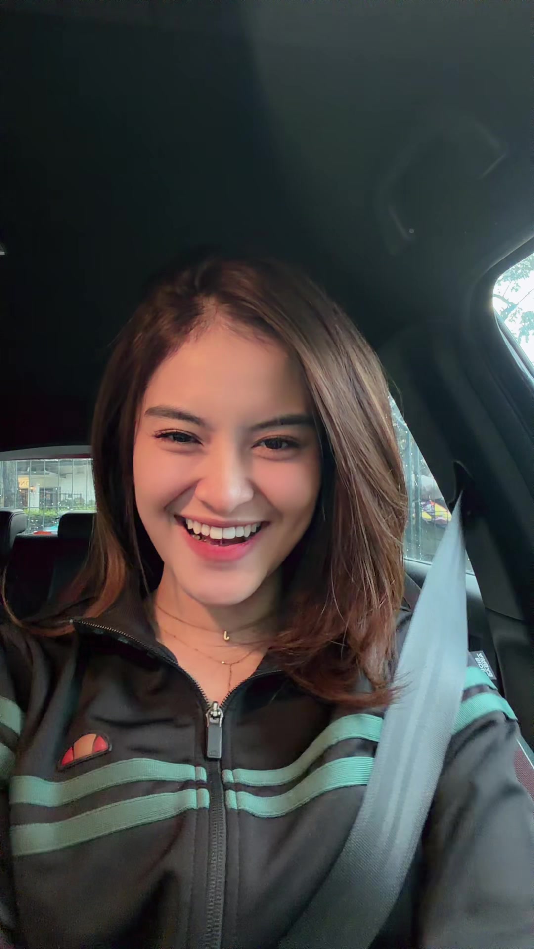 @putriziani