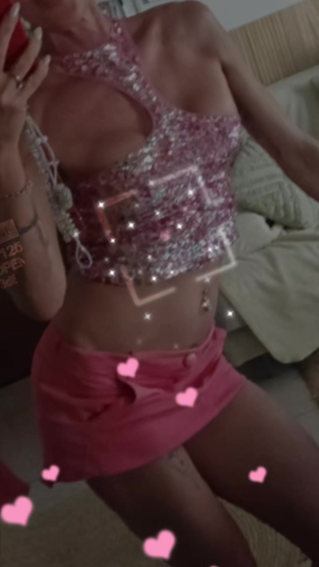 @Lara Fierro pink