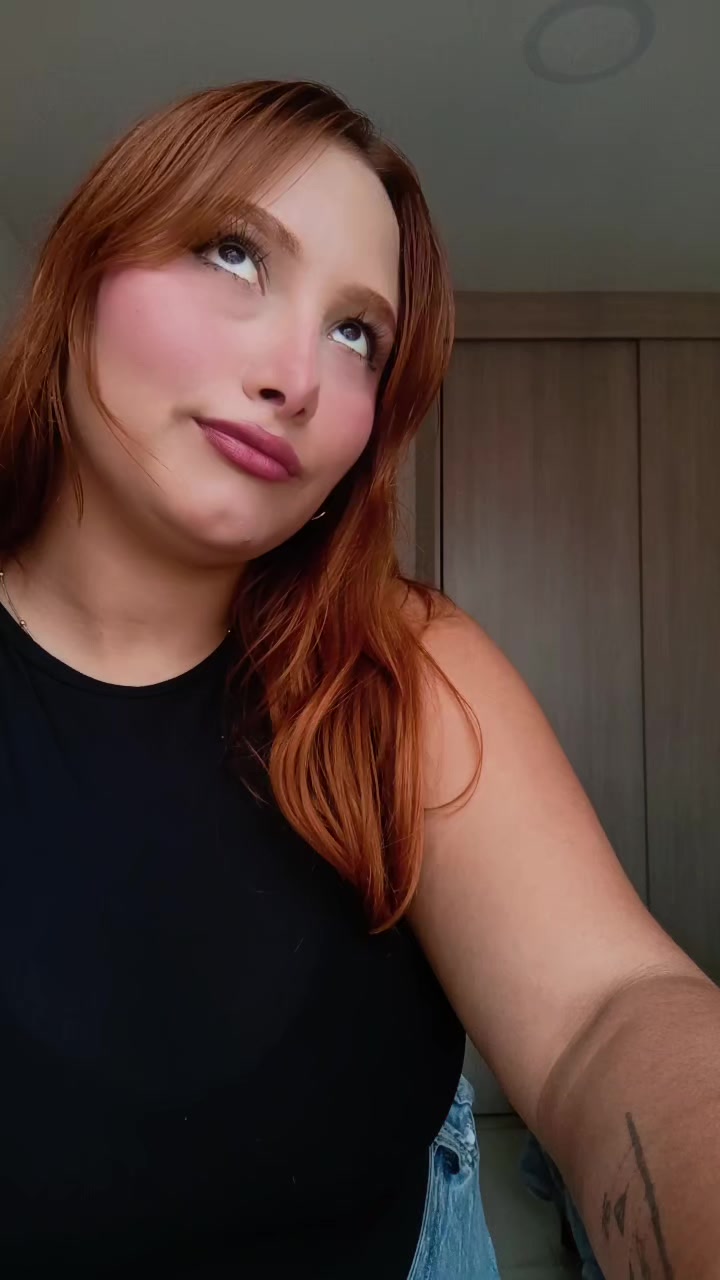 @Yennifer López