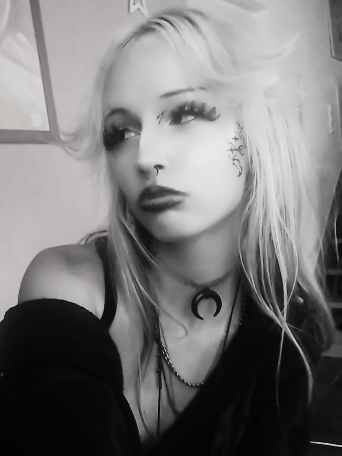 @FeLavi._xLoy♰★