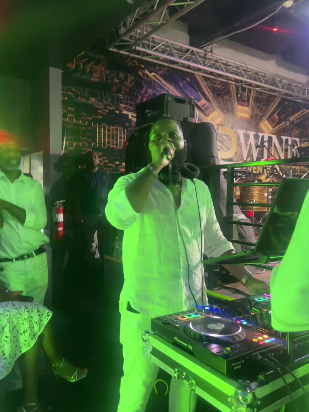 @DJ SMOY