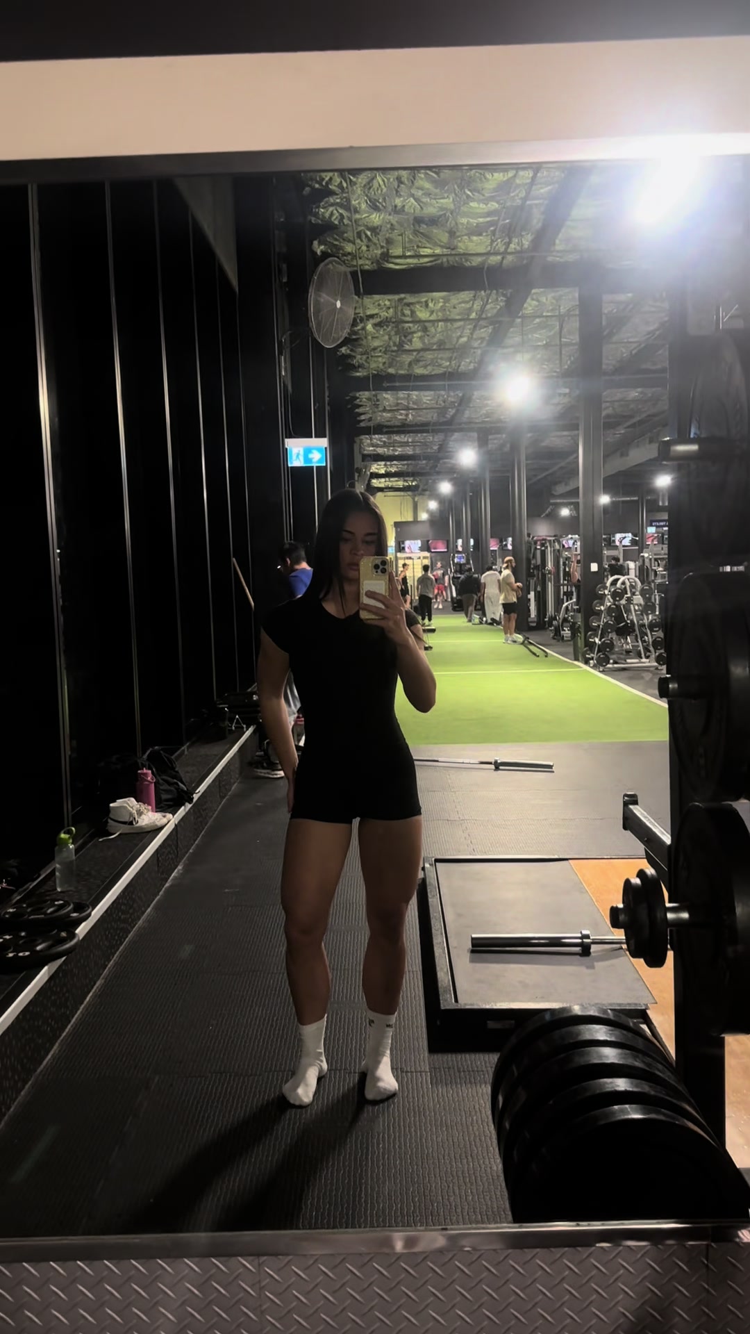 @Barbell brunette