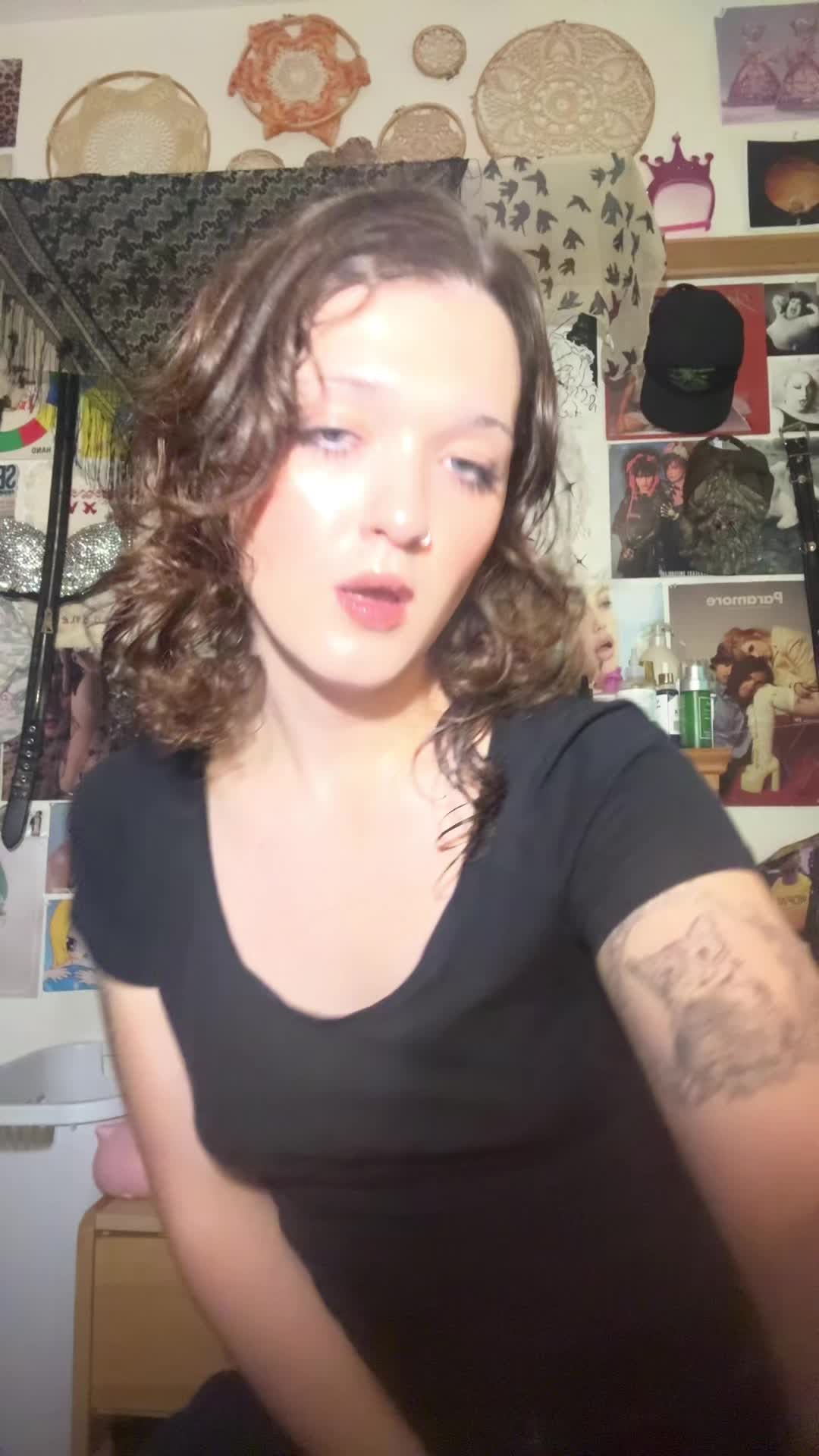 @ELLIE