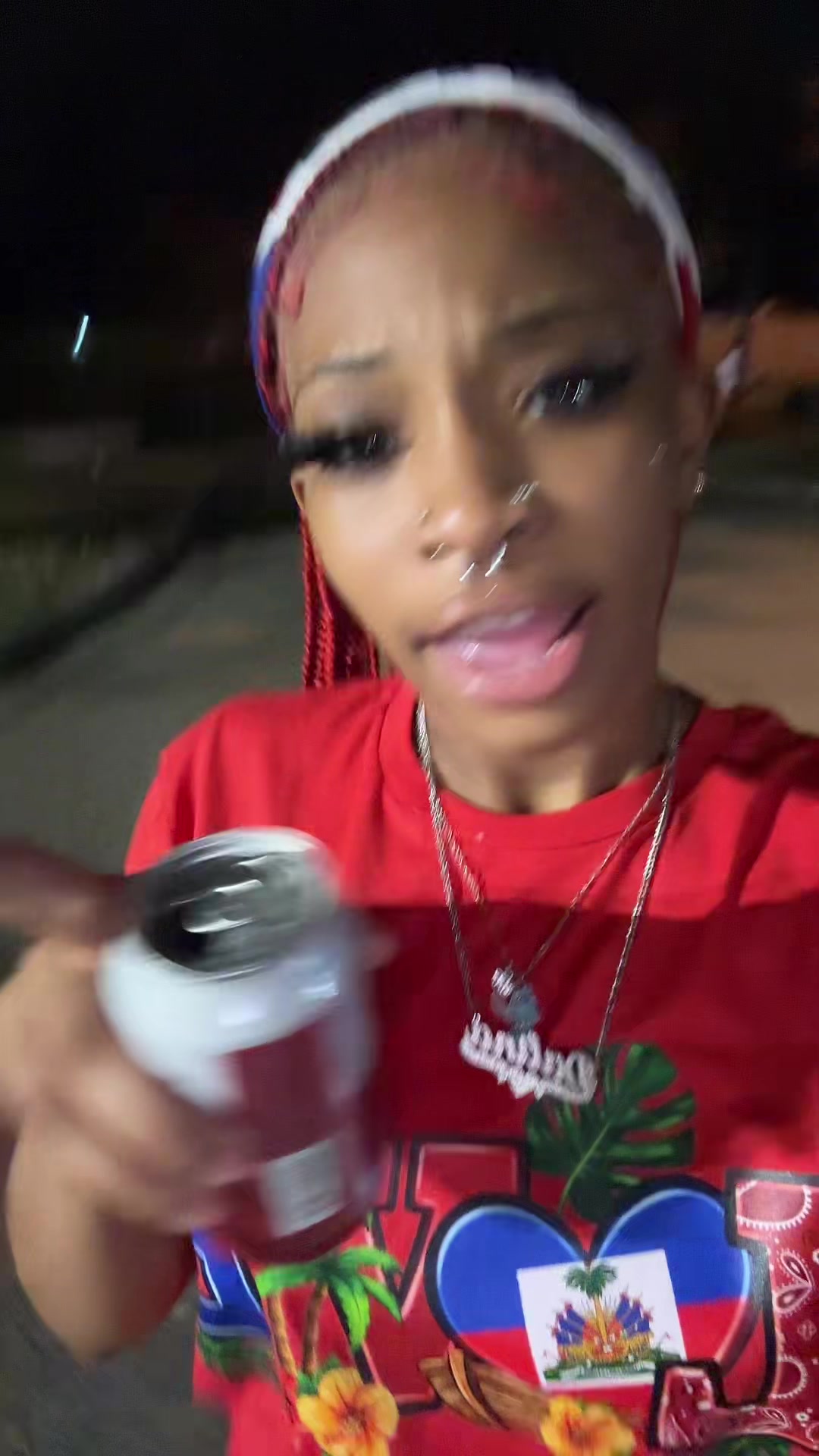 @👩🏽&zwj;❤️&zwj;💋&zwj;👩🏽