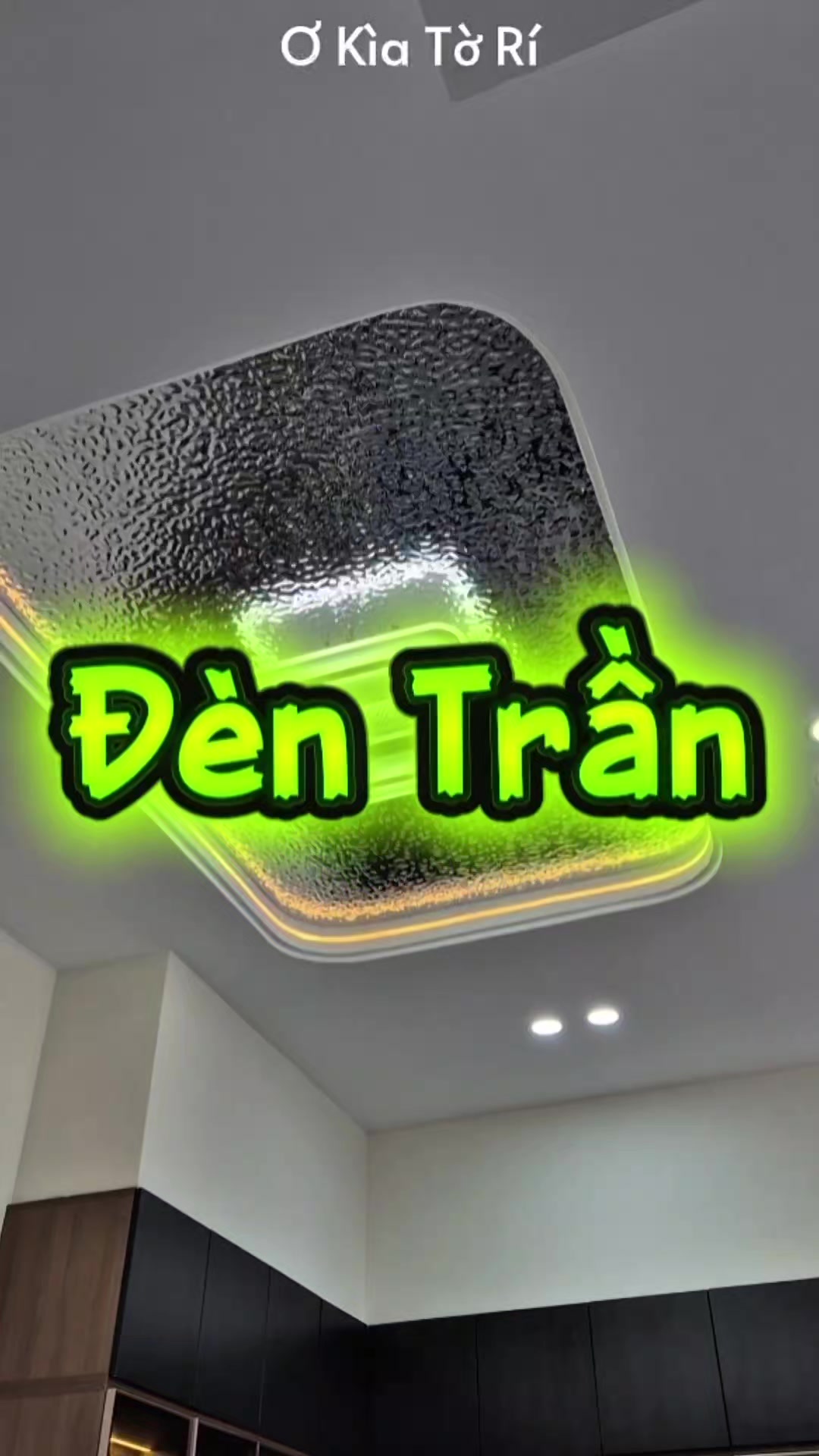 @Ơ K&igrave;a Tờ R&iacute;