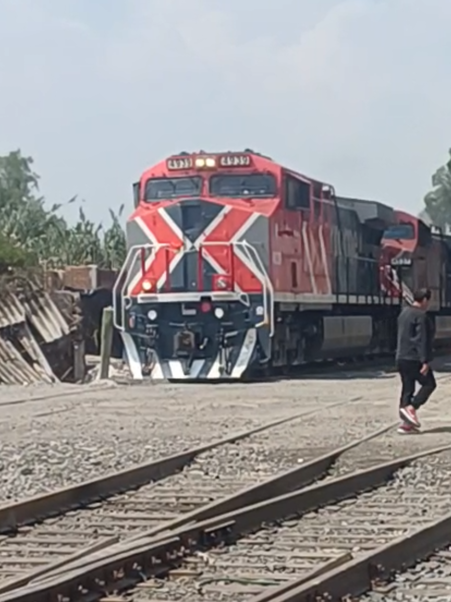 @Ferrocarriles Andy.