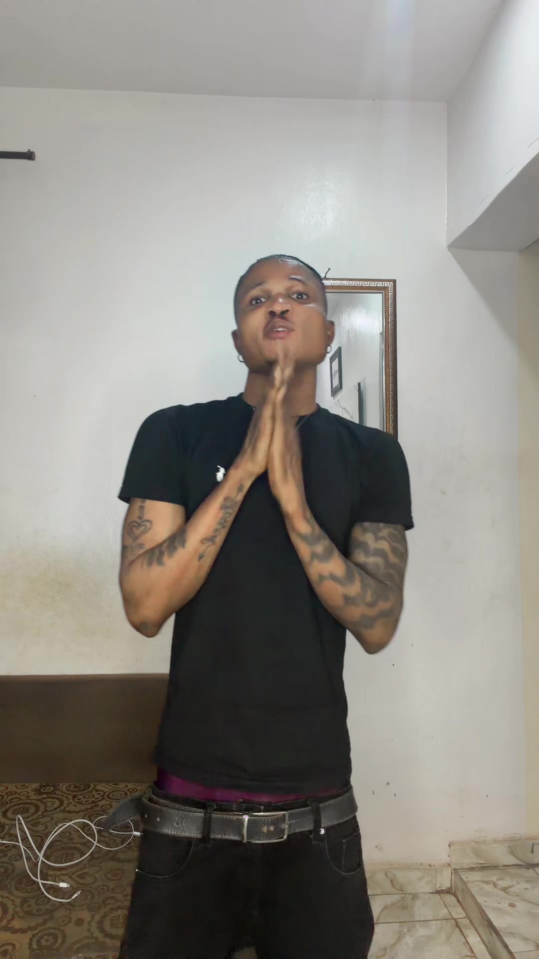 @Mobolaji✌️☮️