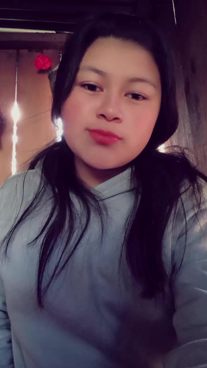 @👑🥺Lares 🥹💗