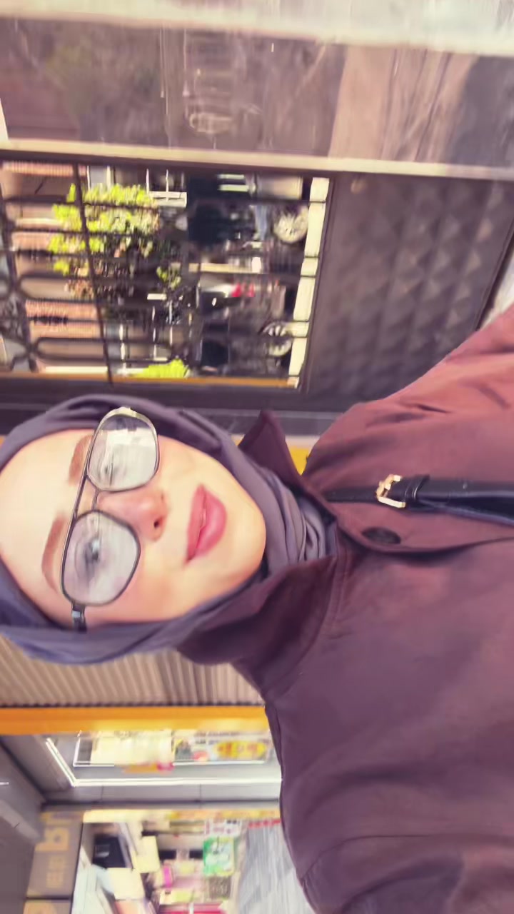 @🐝