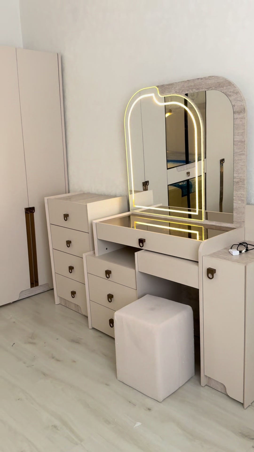 @MARNEULI TAC MEBEL593-44-04-14