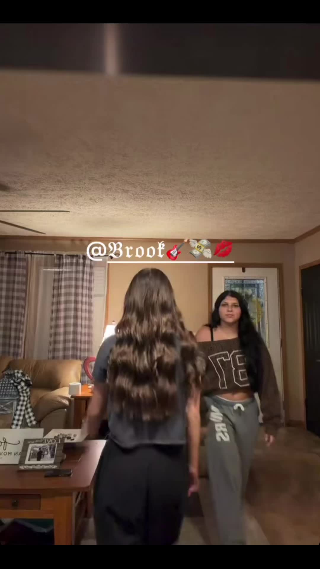 @𝔅𝔯𝔬𝔬𝔨🎸💸💋
