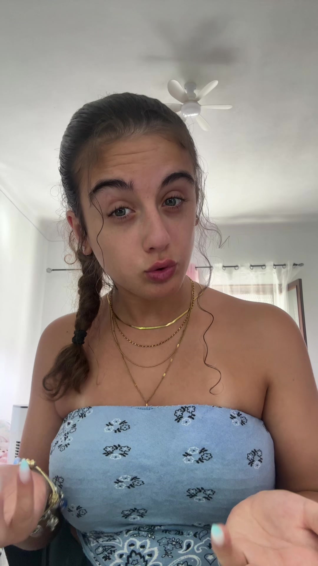 @laratorrez_