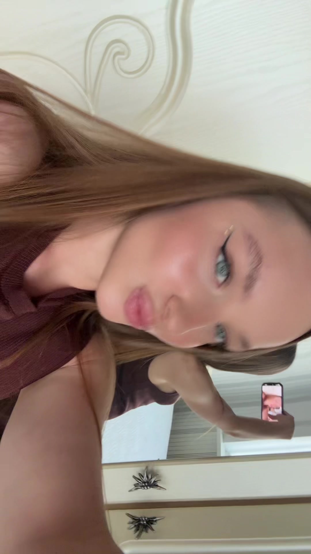 @V.🐍