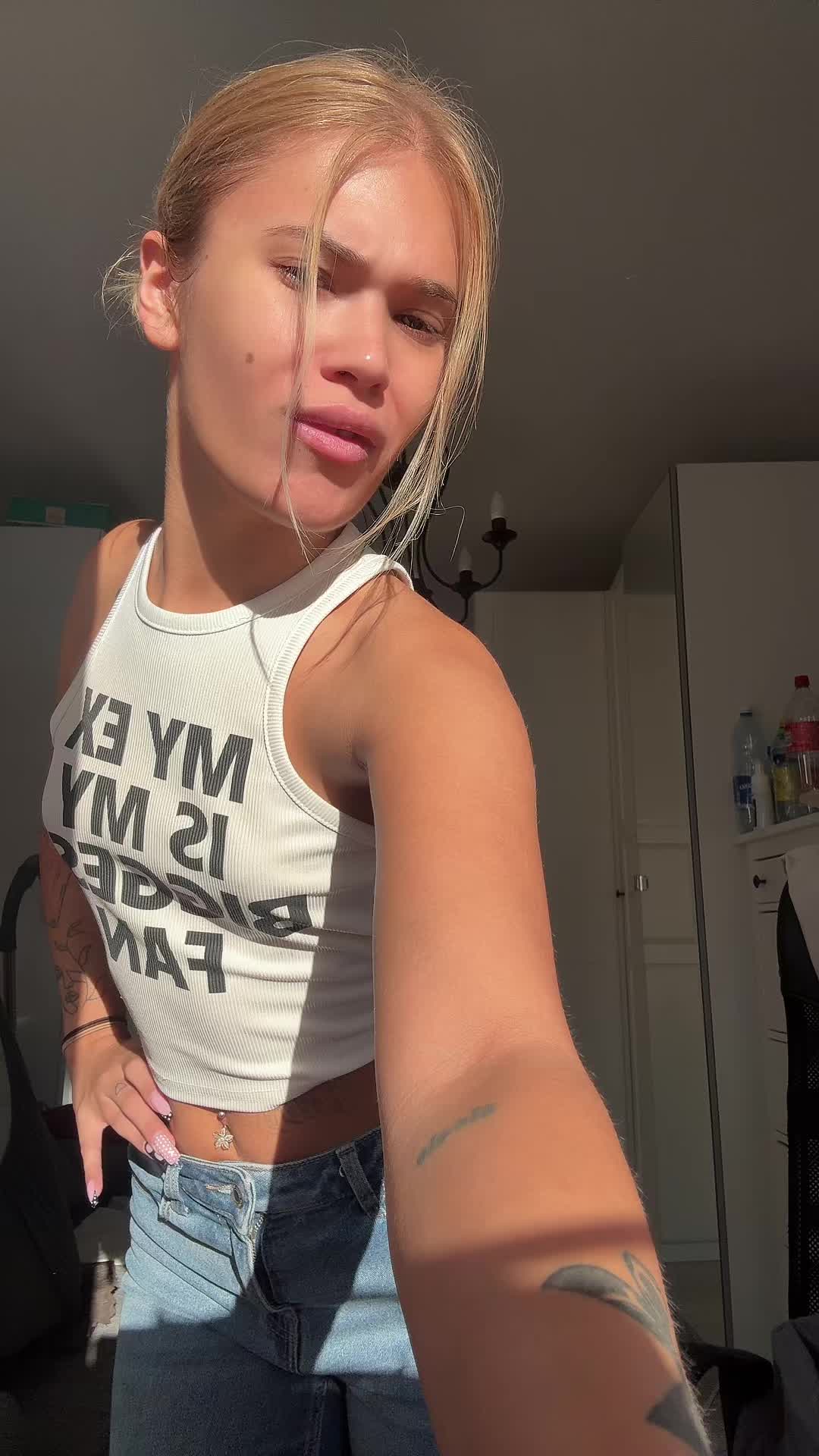 @Laviebelly