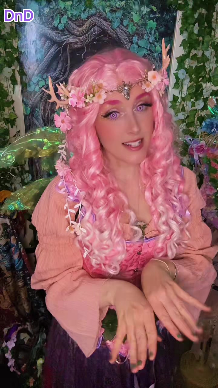 @Pixie_Scarlett
