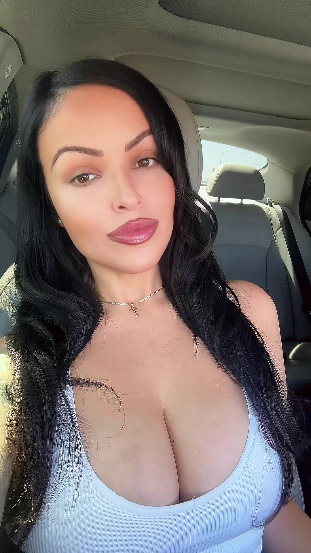 @yazferrada