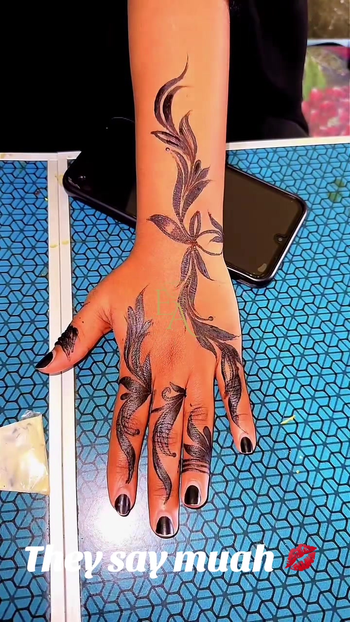 @Emeralda Arts | Henna